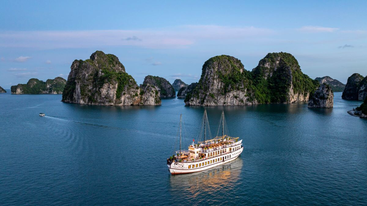 Ha Long Bay Private Sampan