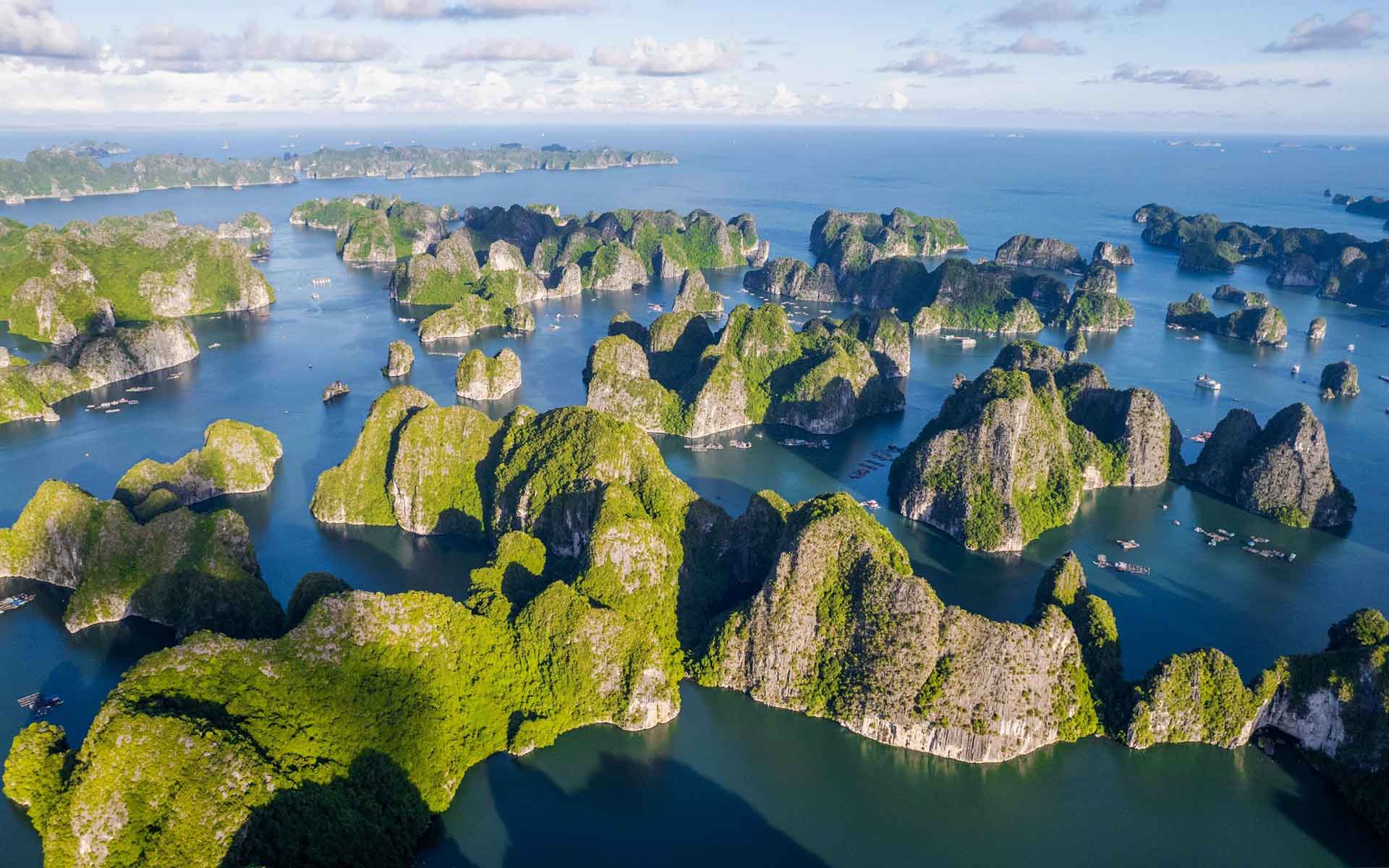 Ha Long Bay Karst Formations & Emerald Sea