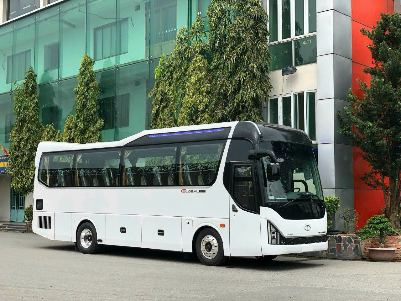 Ha Long Luxury Coach