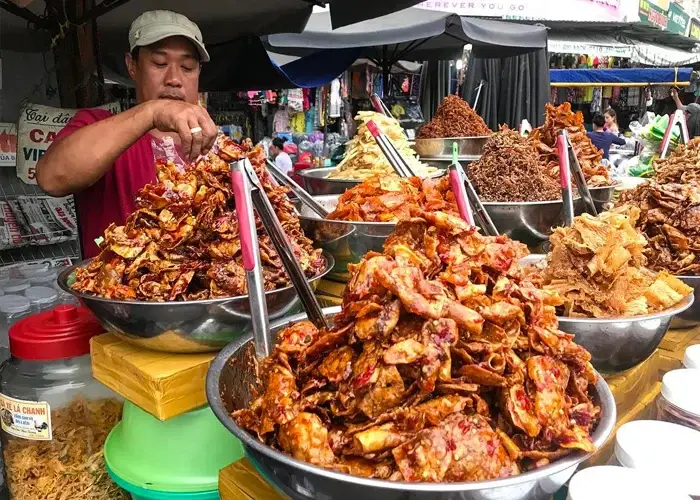Local Street Food & Café Culture