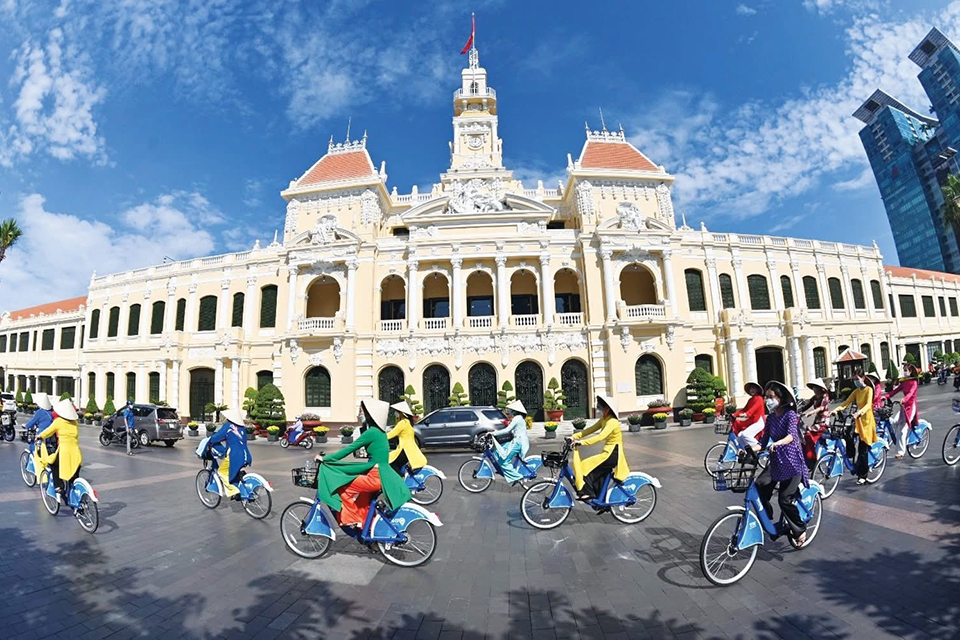 Saigon City Hall & French Architecture