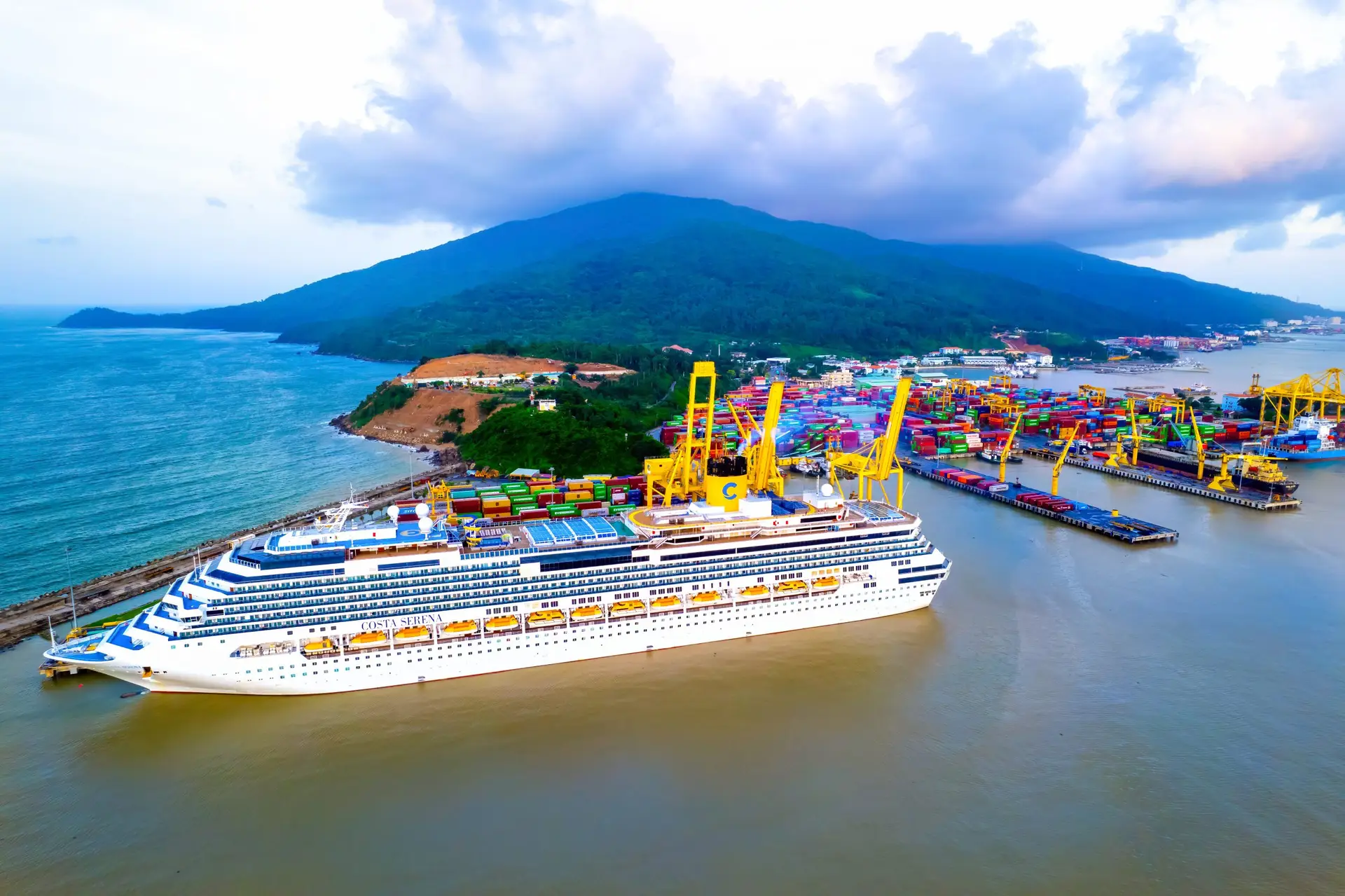 Tien Sa Port